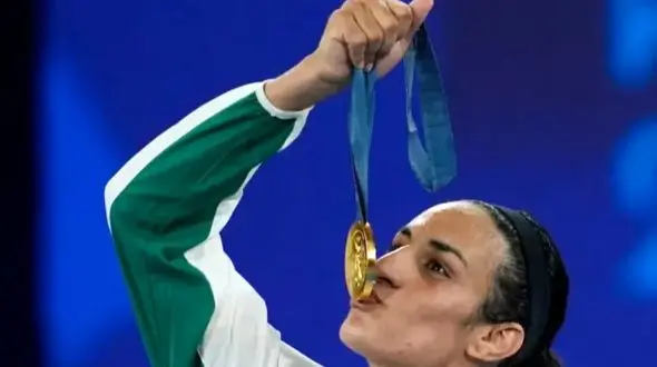 فدراسیون بوکس به ایمان خلیف: تو مردی مدال را پس بده!