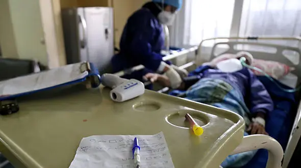 قلب جوان مینابی با چاقو شکافت / او زنده ماند
