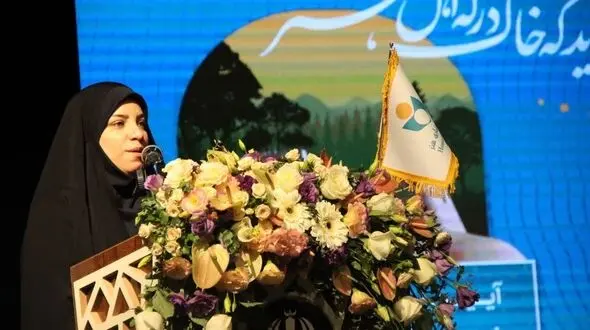 آشنا کردن نسل جوان با مفاخر از مهمترین وظایف نهادها و موسسات فرهنگی است