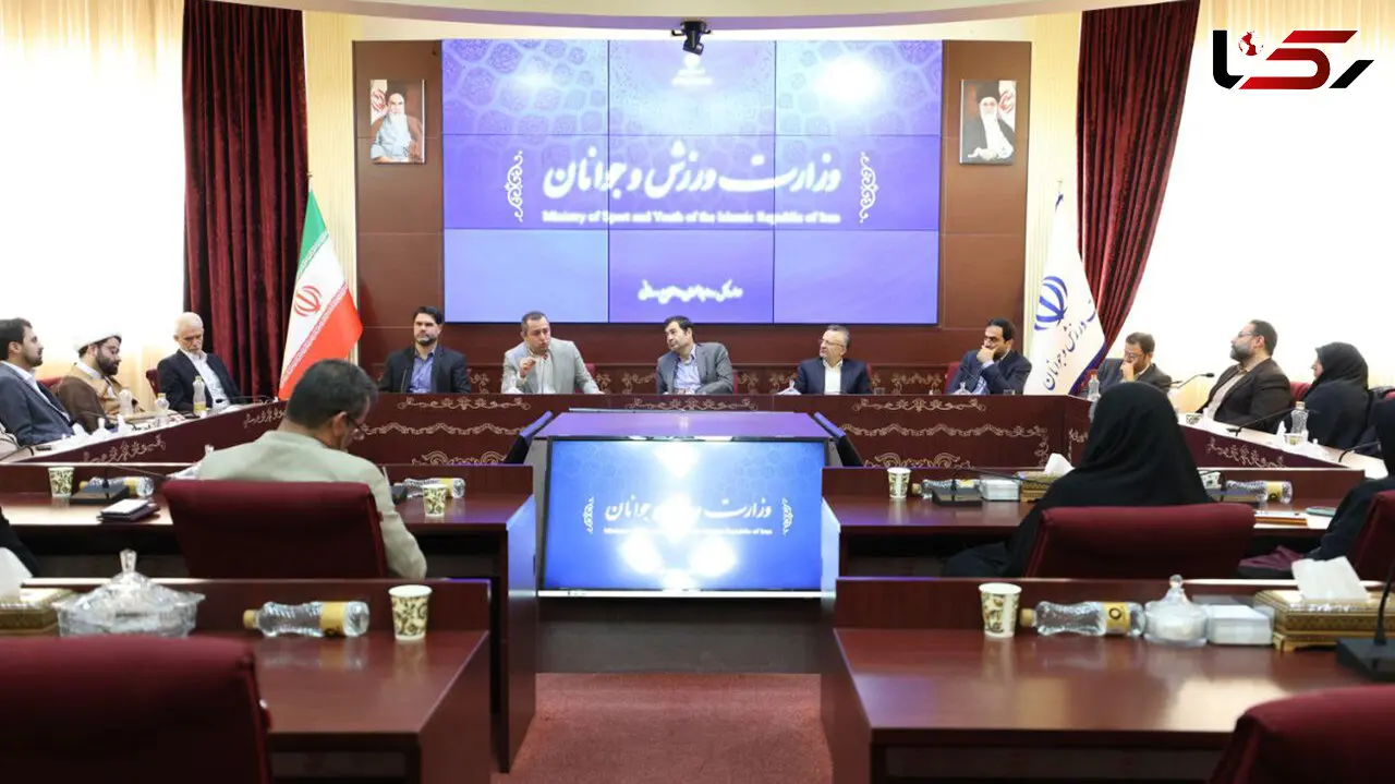  توجه به نسل جوان، ضامن آینده کشور است/ جوانان باید به فکر کردن، مطالعه و کار اجرایی سوق داده شوند 