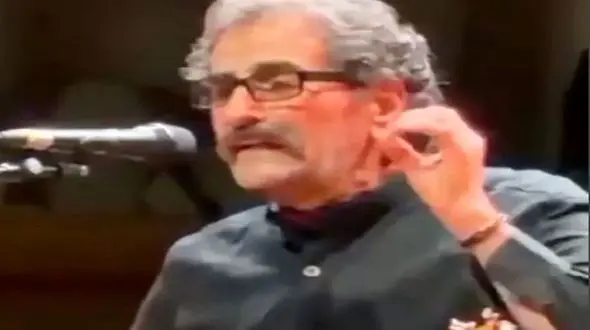 فیلم آواز  باشکوه / خواننده یطوری از ته دل مایه گذاشت کل تماشاگرا از ذوف جیغ و تشویق کردن