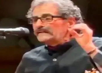 فیلم آواز  باشکوه / خواننده یطوری از ته دل مایه گذاشت کل تماشاگرا از ذوف جیغ و تشویق کردن