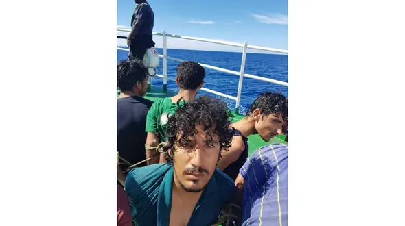 شرط ۲میلیاردی آدم ربایان برای آزادی ۱۲ملوان ایرانی / سه سال اسارت در شرایط سخت !