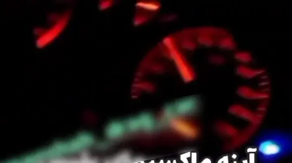 ببینید / شکستن آینه ماشین ماکسیما پلیس راهور توسط راننده مجنون! + فیلم