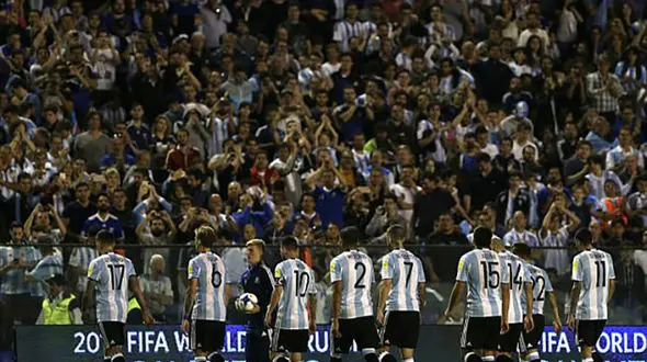 چرا آرژانتین و مسی به این حال و روز افتادند؟