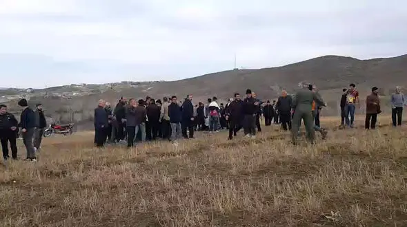 فیلم / هلیکوپتر وسط  دعوای شدید عموزاده ها فرود آمد / اردبیل

