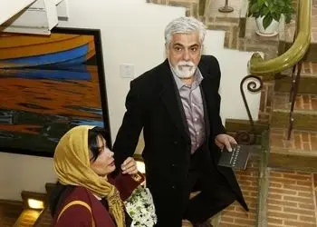 عکس ها / نگاهی به چیدمان شاهانه و ایرانی‌پسند خانه حسین پاکدل و زن زیبایش عاطفه رضوی/ از مبلمان مدرن و پرده‌های اعیانی تا ویوی ابدی و کتابخانه ...