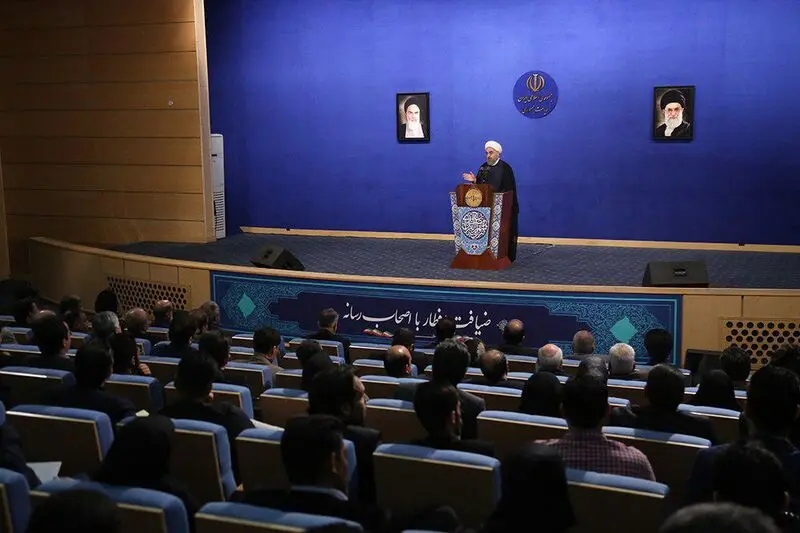روحانی: چرا ناسزاگویی را انقلابیگری می‌دانیم