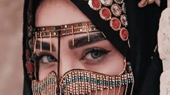 زیبایی جادویی این دختر بندرعباسی همه را مبهوت کرد / ژشت های کاریزماتیکش را ببینید!