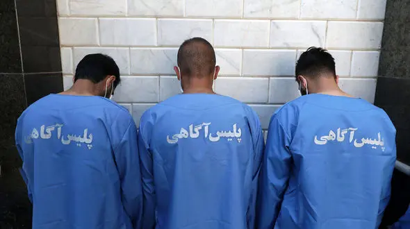 حمله وحشیانه 3 مرد به مامور پلیس تهران / بازداشت در مرزداران