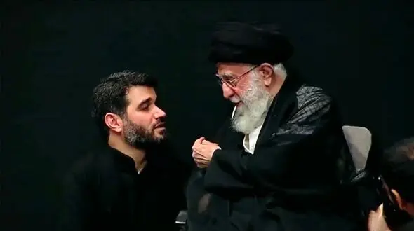 فیلم / ماجرای انگشتر سبز رهبر شهید انقلاب در دست میثم مطیعی/  وقتی انگشتر آقا رو دیدم دلم خواست ولی روم نشد بگم از قضا خودِ آقا این انگشتر رو برای من کنار گذاشته بودند