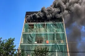 فیلم اولین آتش سوزی تهران در روز آتش نشانی / علت دود غلیظ آسمان تهران مشخص شد !