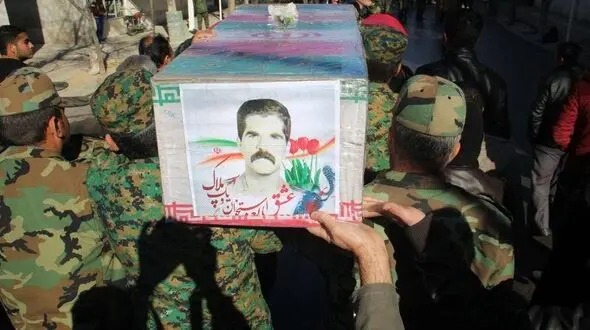 وداع با پیکرشهید مهدی کاظمی در شهر زرقان + عکس 