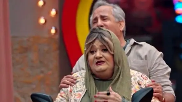 ویدئو/ عاشقانه‌های رمانتیک مجید مظفری و کمدی درخشان اکبر عبدی در جوکر خانوادگی با موتور از روی همه رد شد