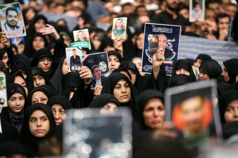 رهبر انقلاب حضرت آیت الله خامنه ای در مراسم بزرگداشت شهدای جنگ تحمیلی اخیر 7-5-1404
