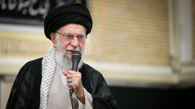رهبر انقلاب حضرت آیت الله خامنه ای در مراسم بزرگداشت شهدای جنگ تحمیلی اخیر 7-5-1404