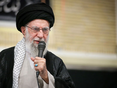 رهبر انقلاب: جمهوری اسلامی استحکام بی‌نظیر پایه‌های نظام و کشور را به دنیا نشان داد