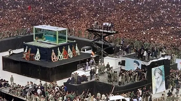 رحلت امام خمینی (س) همه را در ماتم فرو برد / گزارشی از سی شمشین سالگرد امام راحل 