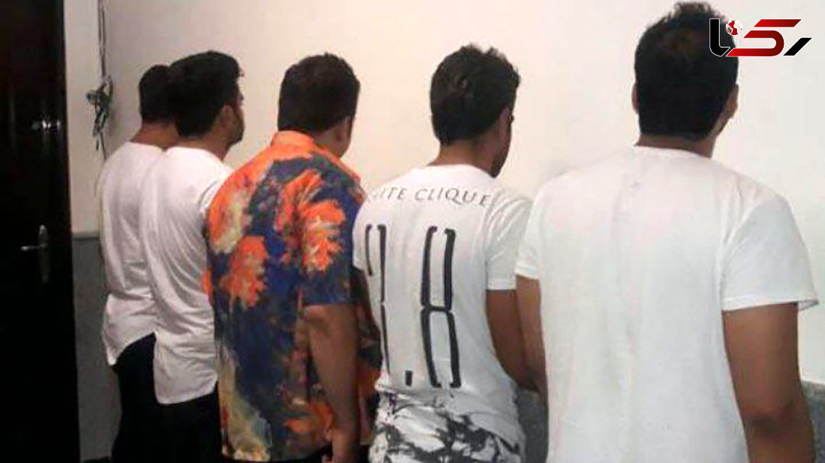  بازداشت هواداران مست تراکتور در جشن قهرمان ! / در ملا عام مشروب خوردند 