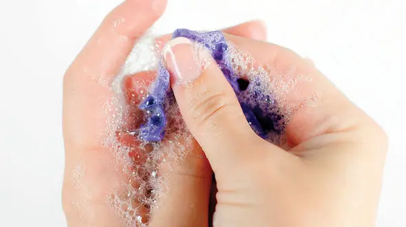 محرک­ های شایع پوستی که نباید ساده از کنارشان بگذرید / بدترین دشمنان پوست در خانه