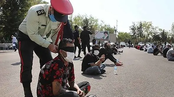 شبیخون پلیس به 320 تبهکار تهران / قمارخانه ها تعطیل شد