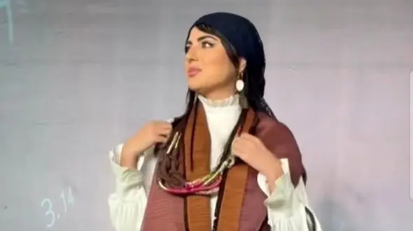 استایل بازیگران و هنرمندان در اکران آرزوهای چپکی / هدیه بازوند به سبک گوتیک، هلیا امامی به سبک بوهم، مانتو عروسکی نعیمه نظام دوست و...!