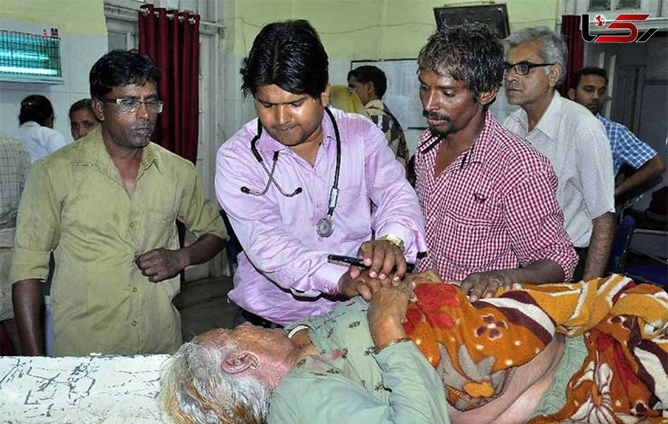 سقوط چادر در هند 7 کشته برجای گذاشت + عکس