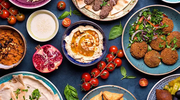 معرفی غذاها و نوشیدنی‌های محلی قطر و رستوران‌های معروف