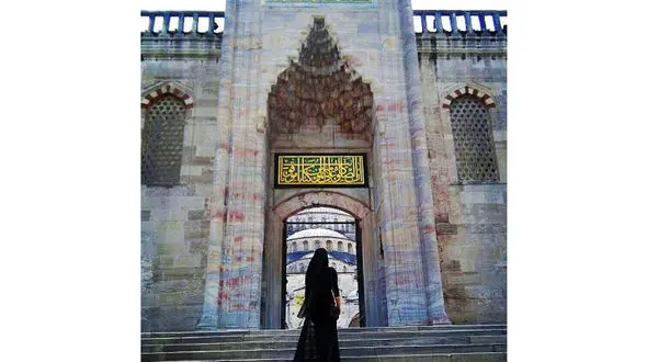 تیپ و پوشش جدید سحر قریشی در استانبول ترکیه + عکس