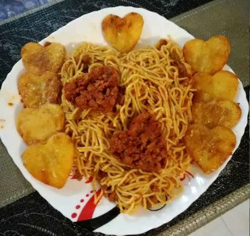 تزیین ماکارونی با سیب زمینی با بهترین رسپی برای ته دیگ خوشمزه خاص