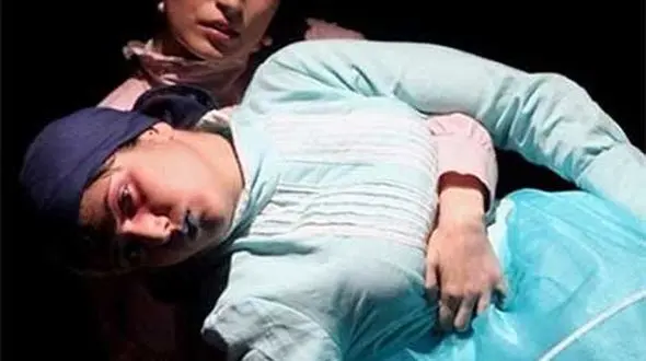 باران کوثرى و نگار جواهریان در پرفورمنس " زن،رویا،کابوس "