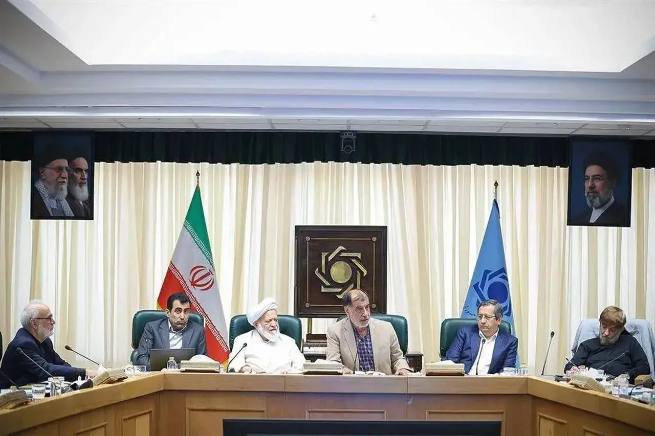 بررسی کامل نشست کمیسیون اقتصادی مجمع تشخیص با رئیس کل بانک مرکزی