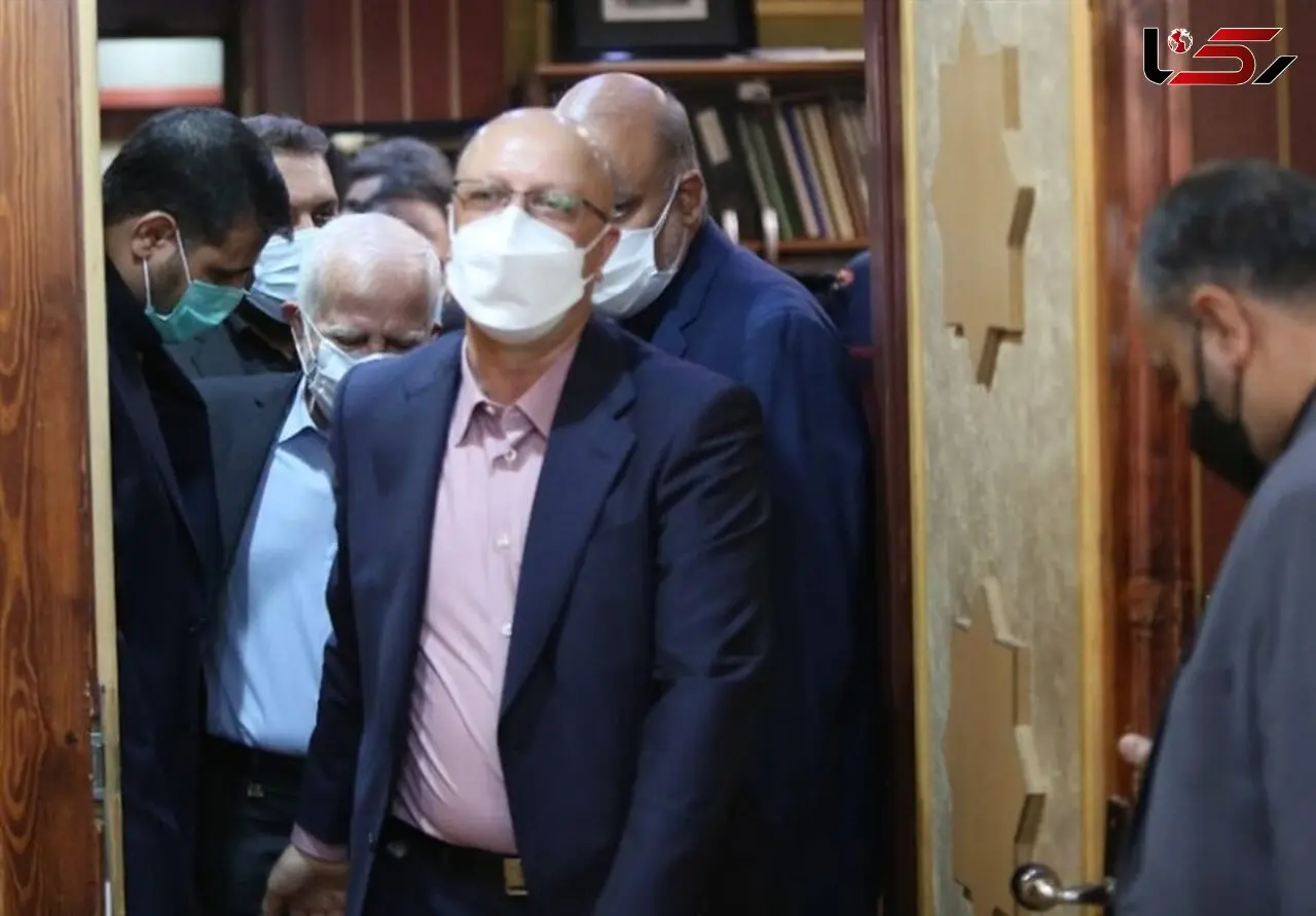 وزیر علوم برای گفت‌وگو با دانشجویان معترض وارد دانشگاه شریف شد 