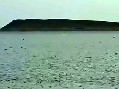 خبر خوش درباره دریاچه ارومیه / بارش باران بر دریاچه ارومیه + فیلم