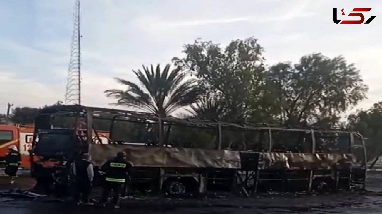 اتوبوس اصفهان - زاهدان 20 متری پمپ بنزین بم آتش گرفت