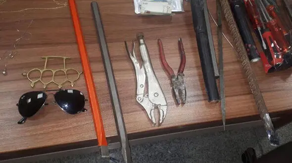 سارقان آخر هفته های تهران با تیراندازی پلیس زمینگیر شدند +عکس