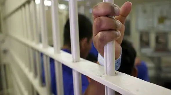 سرقت میلیاردی پسر از پدر و خوشگذرانی در جزیره کیش