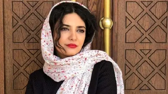 لیندا کیانی متفاوت تر از همیشه ظاهر شد / خانم بازیگر جذاب بود جذاب تر شد! 