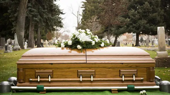 زنده شدن زن مرده با دیدن خواهرش ! / امریکایی ها شوکه شدند