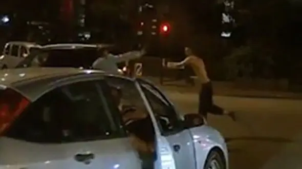 زورگیر از زوج جوان کتک خورد +فیلم و عکس