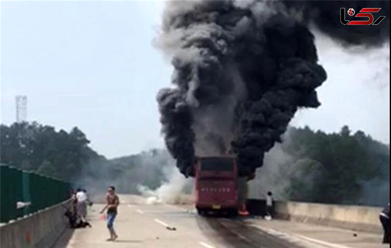 اتوبوس گردشگران آتش گرفت/30 نفر زنده زنده سوختند+عکس