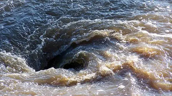 گرداب دریایی در فریدونکنار دو جوان را بلعید