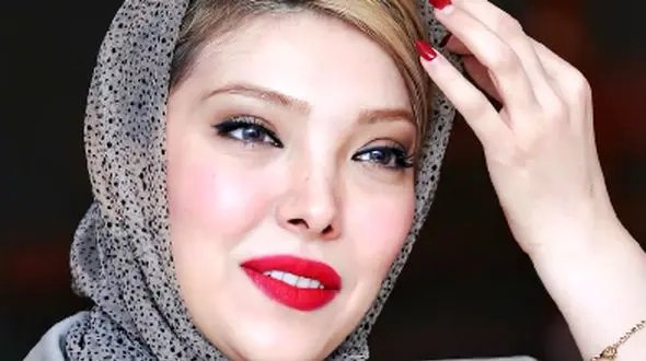 مانتوی شیک و لاکچری صدف اسپهبدی با رویه طلایی/ شبیه ملکه های مصری شده + عکس