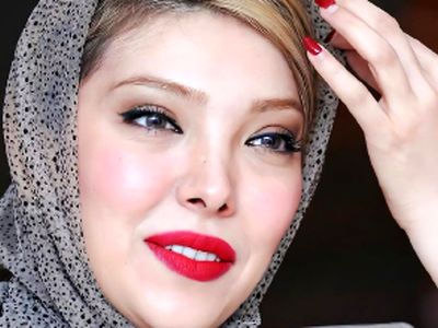 مانتوی شیک و لاکچری صدف اسپهبدی با رویه طلایی/ شبیه ملکه های مصری شده + عکس