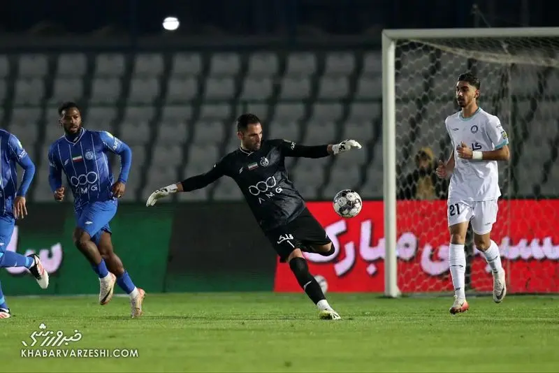 دروازه‌بان استقلال 