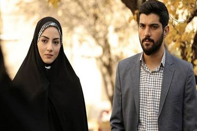 فیلم / واکنش سینا مهراد به سکانس جنجالی صیغه با شکلات؛ / خودم خیلی خندیدم میدونستم چه اتفاقی واسش میوفته..