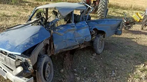 قطار نیسان آبی رنگ را له کرد / راننده مهابادی فرار کرد + عکس ها