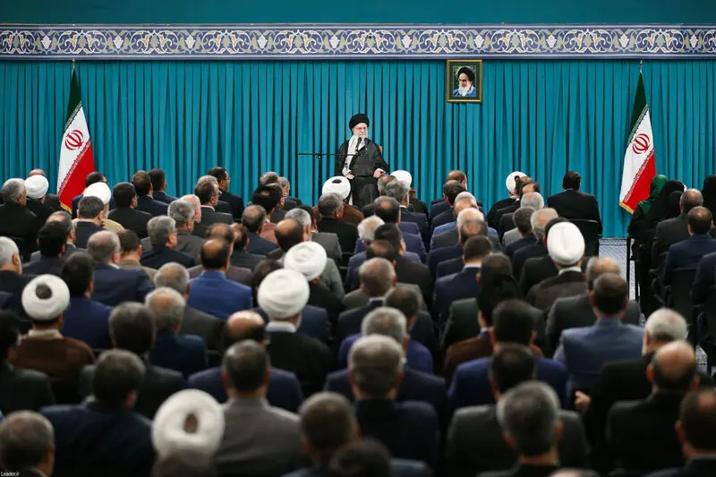 دیدار نمایندگان مجلس شورای اسلامی  با رهبر انقلاب حضرت آیت الله خامنه ای -چهارشنبه ۲۱ خرداد ۱۴۰۴