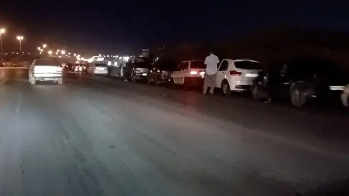 فیلم بازگشت صف‌ های چندساعته بنزین به بندرعباس / مردم همچنان در انتظار چاره‌ اندیشی مسئولان!