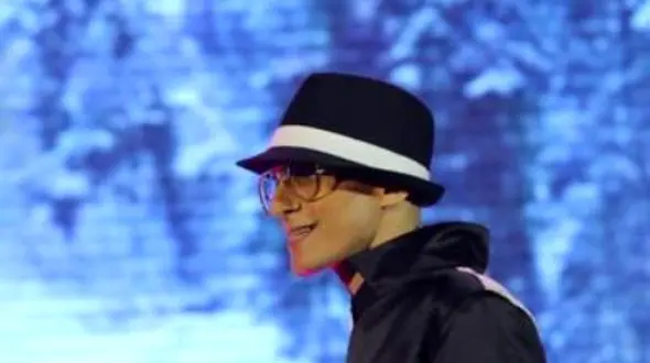 دانلود ریمیکس آواز باشکوه   شادمهر عقیلی و مرتضی پاشایی / آهنگ بهت پیله کردم نمیمونی پیشم !